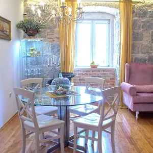  Apartamento Theatre